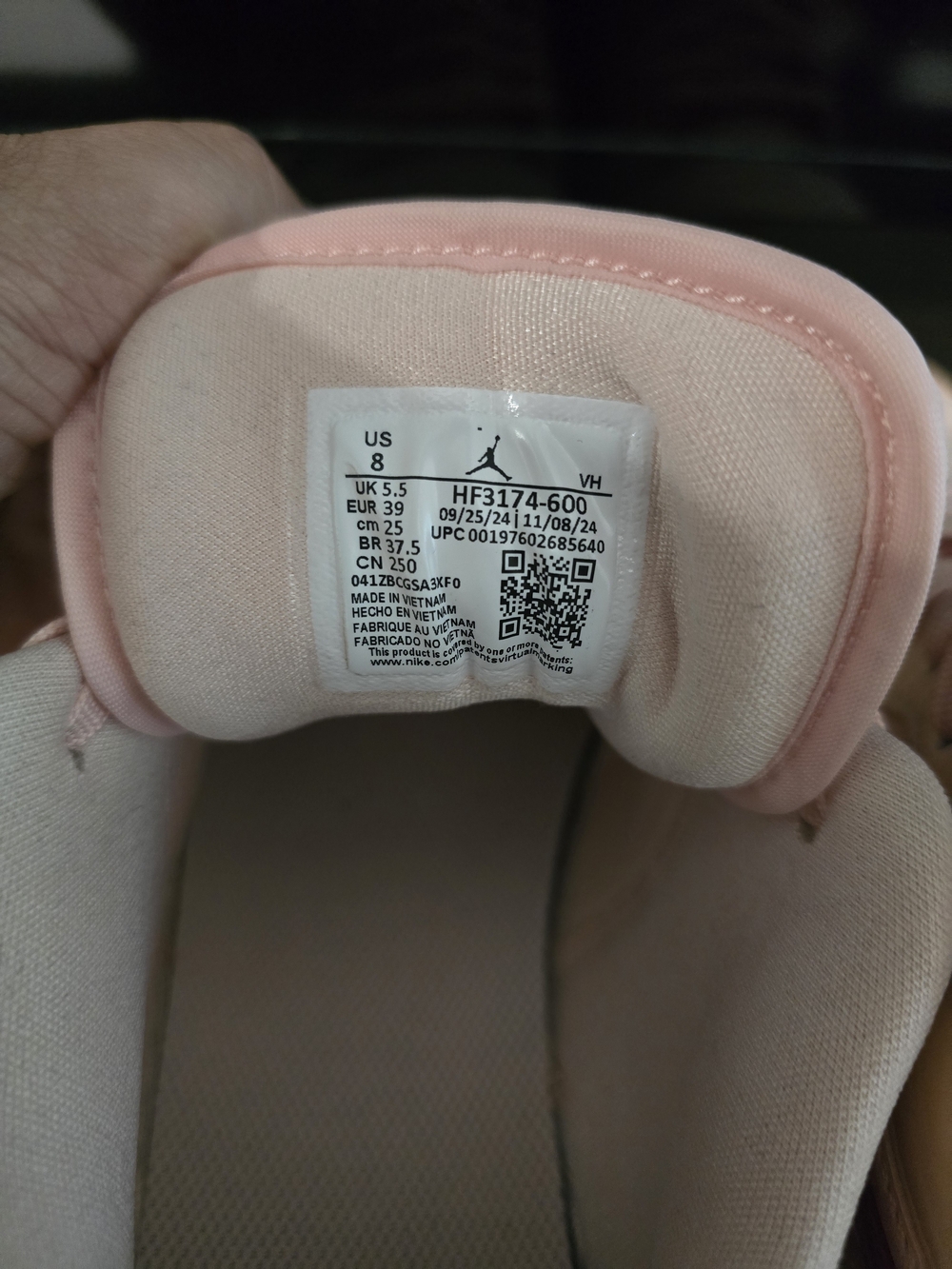 Nike Air Jordan 1 Low Valentine’s Day 2025 Sneaker - Picture 9 of 10